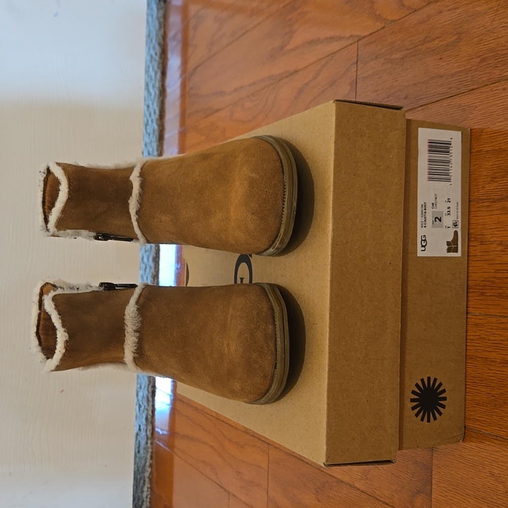UGG GIRL'S COLETTA CHESTNUT BOOTS in size 2